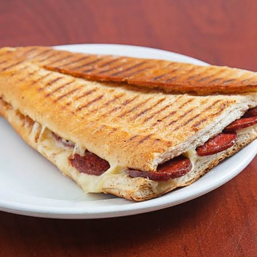 Kaşarlı Kavurmalı Yumurtalı Tost