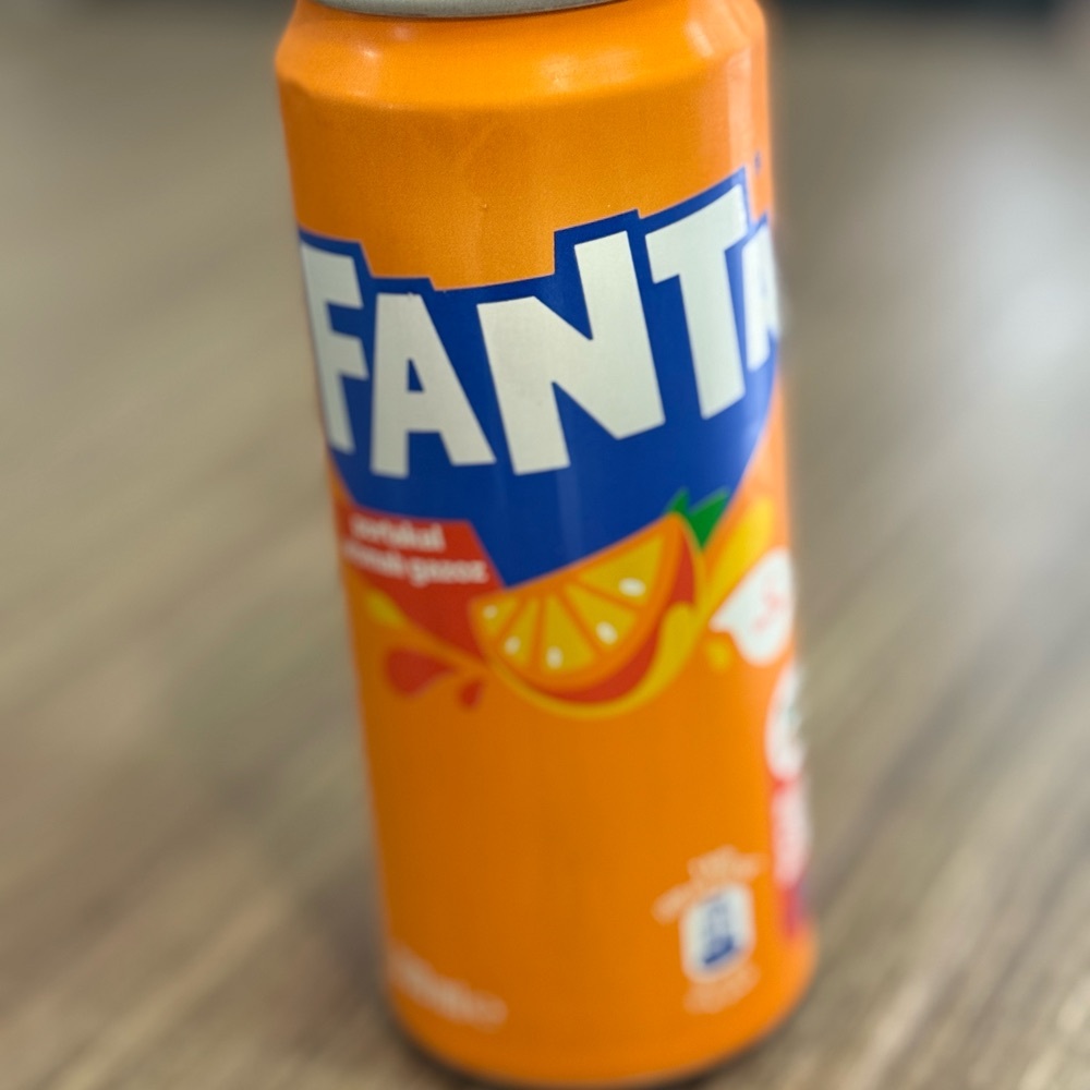 Kutu Fanta (330 ml)