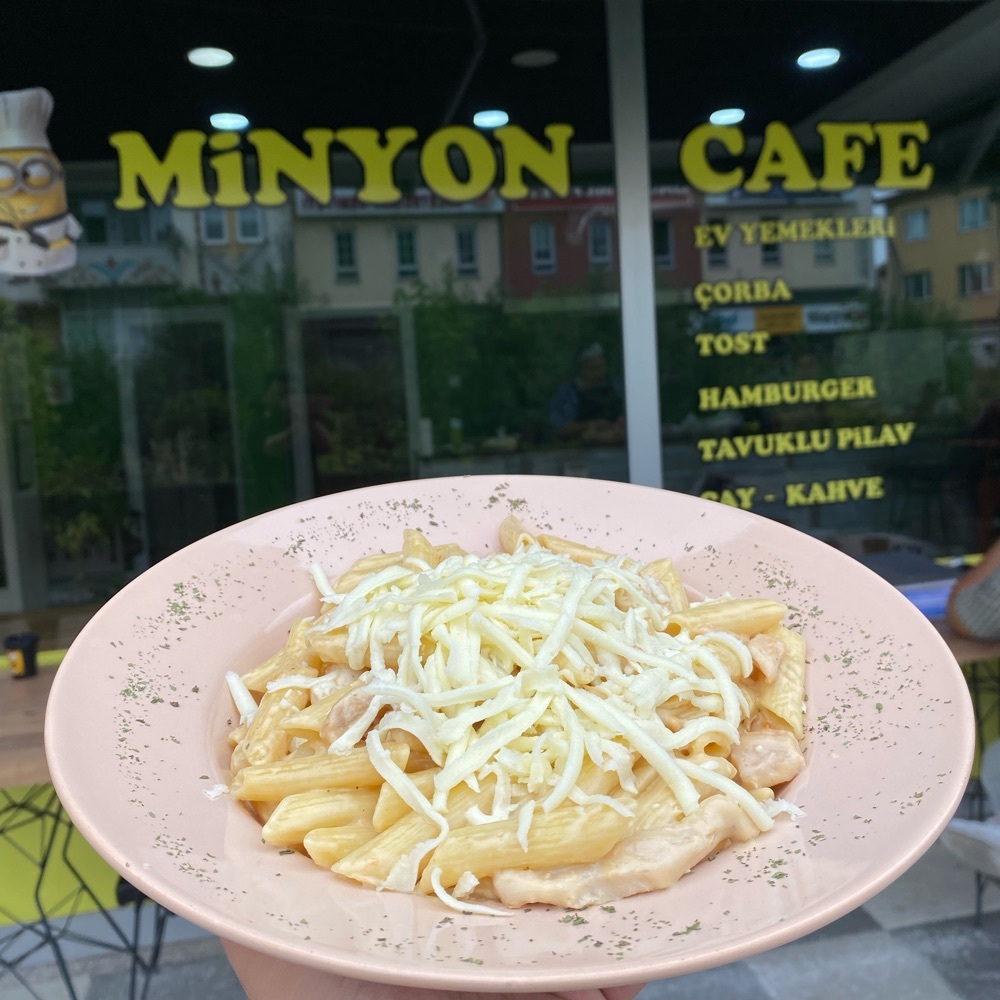 Kremalı Tavuklu Penne