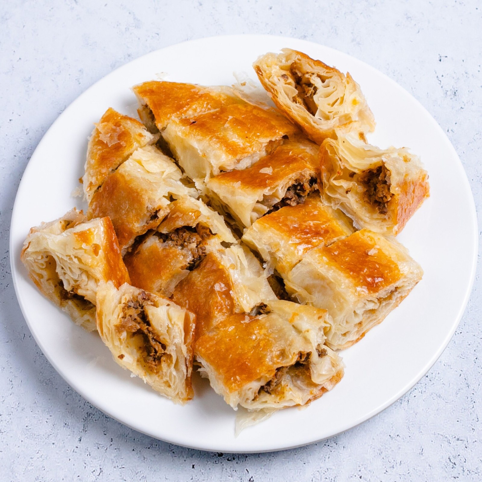 Kıymalı Kol Böreği (1 kg.)