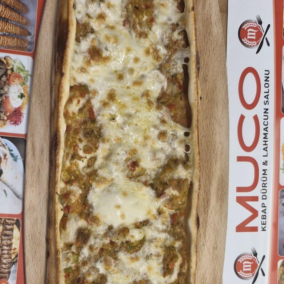 Kaşarlı Kıymalı Pide