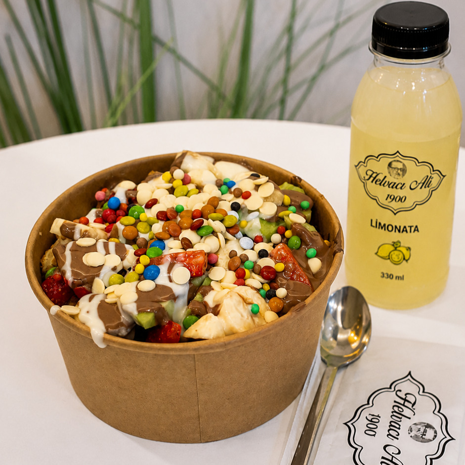 Klasik Kovada Waffle Küçük Boy + Ev Yapımı Limonata