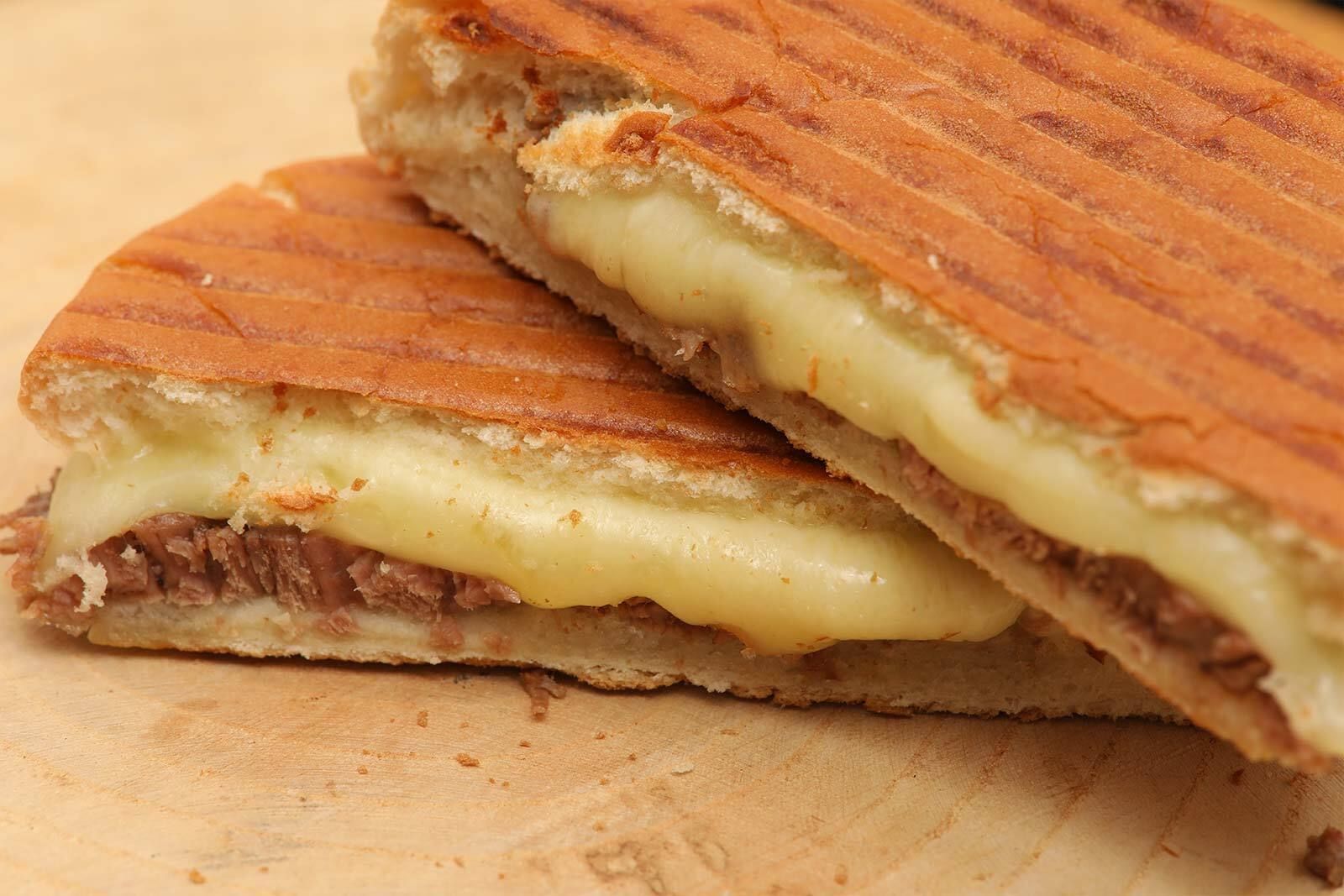Yarım ekmek VGS Kavurmalı Tost