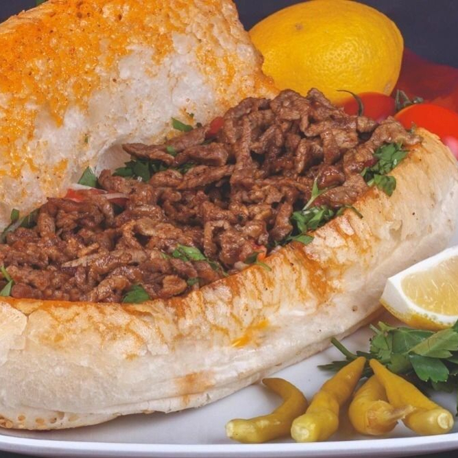 Somun Ekmek Arası Et Tantuni