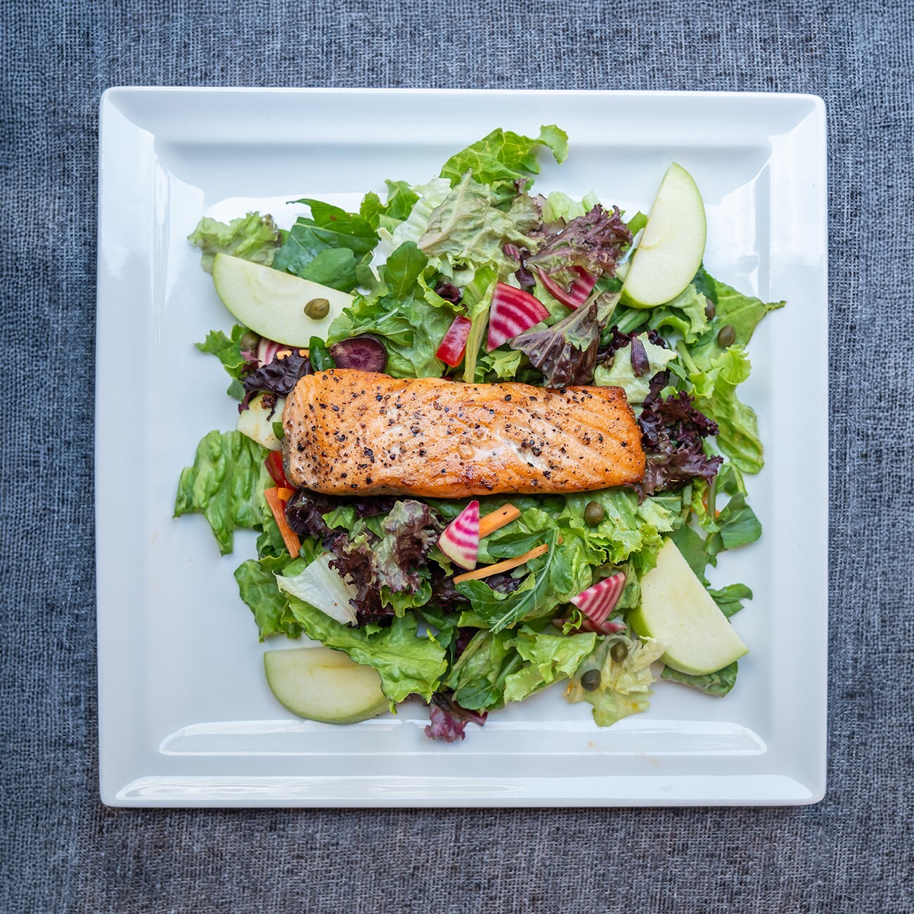 Izgara Somon Salata