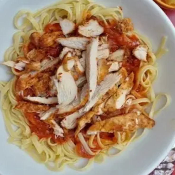 Özel Soslu Tavuklu Spaghetti