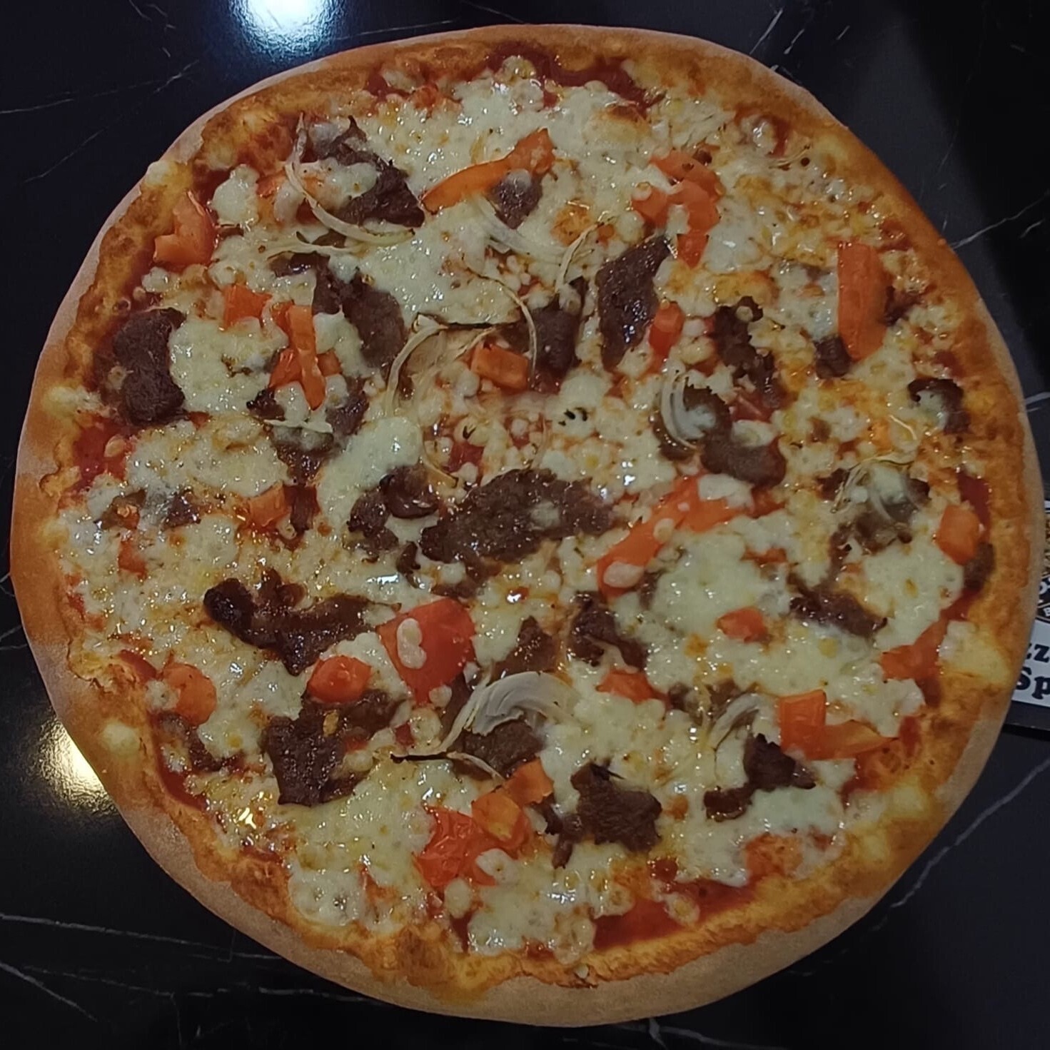 Kavurmalı Pizza (Küçük)