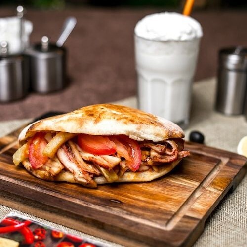 Tereyağlı Bazlama Ekmekte Tavuk Döner 150 gr