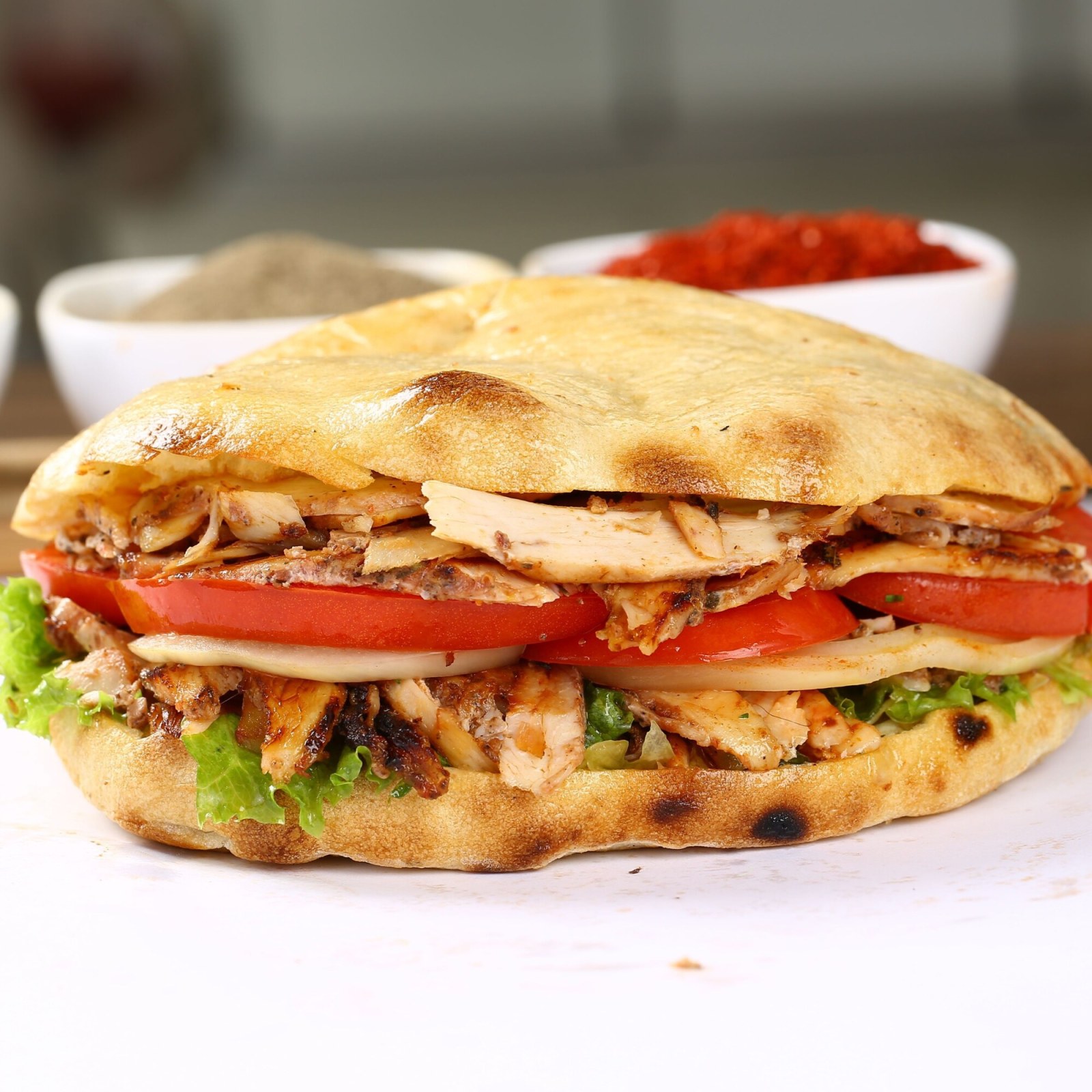 Bazlama Arası Nar Tavuk