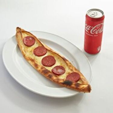 Sucuklu Kaşarlı Pide