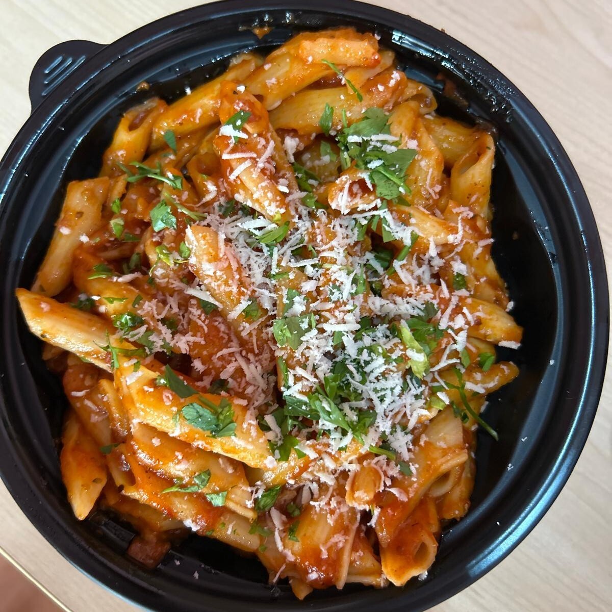 Acı Soslu Tavuklu Penne
