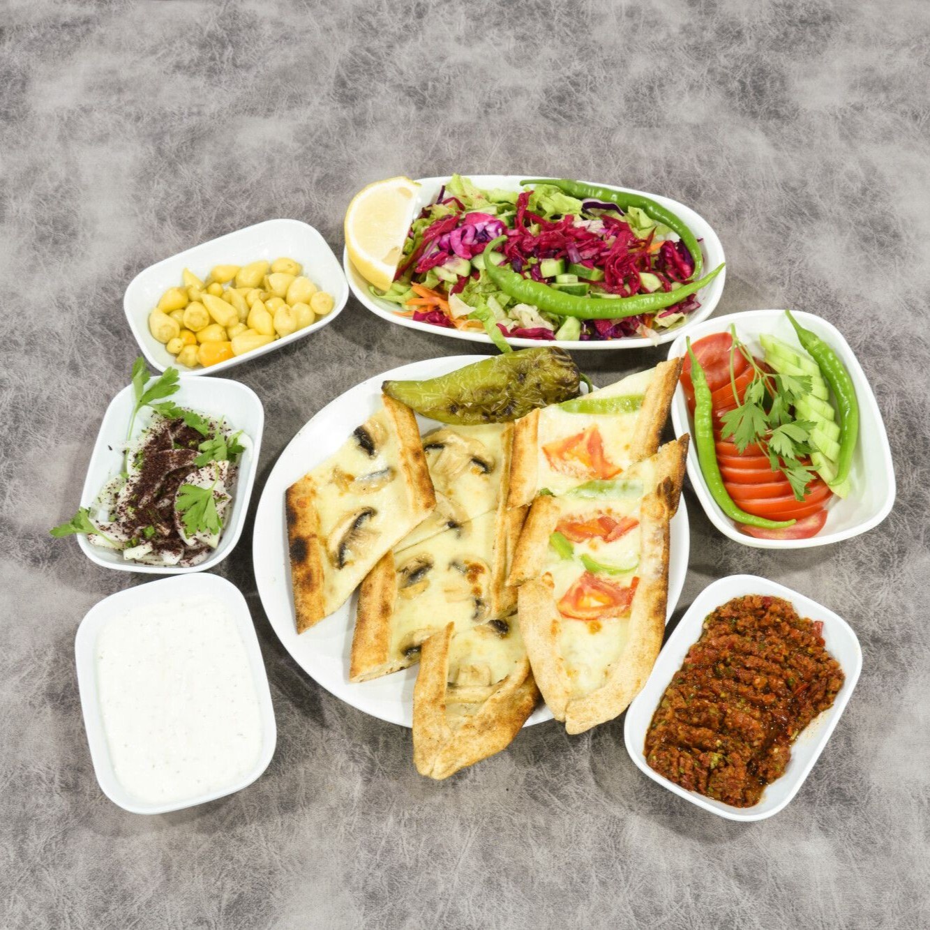 Mantarlı Kaşarlı Sebzeli Pide Menü 2