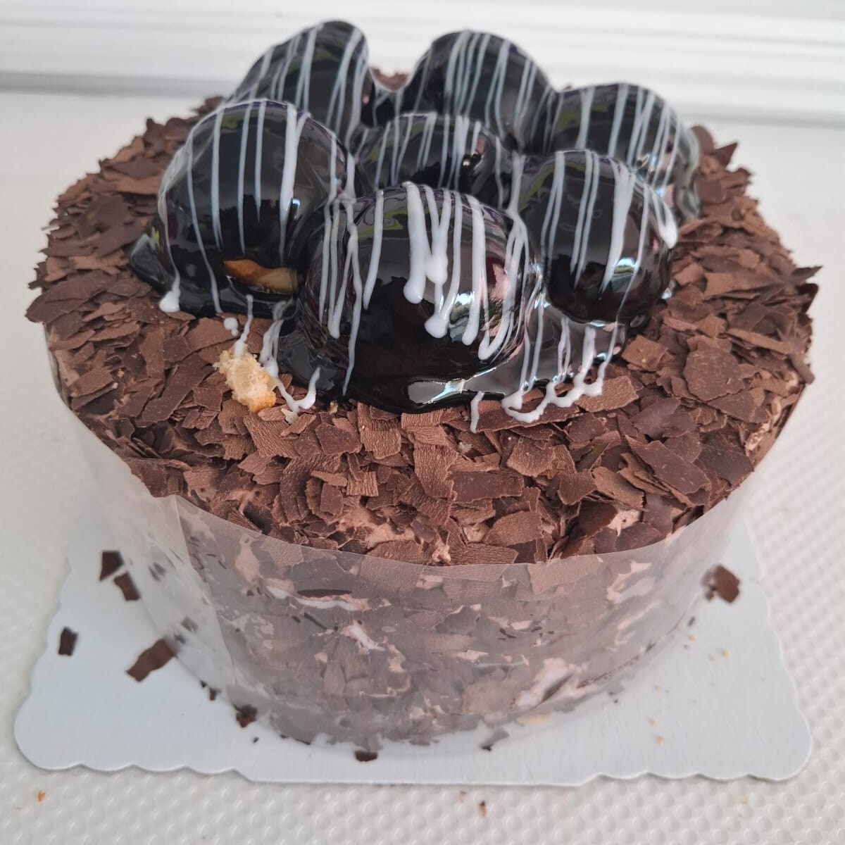 8 Kişilik Profiterollü Yaş Pasta