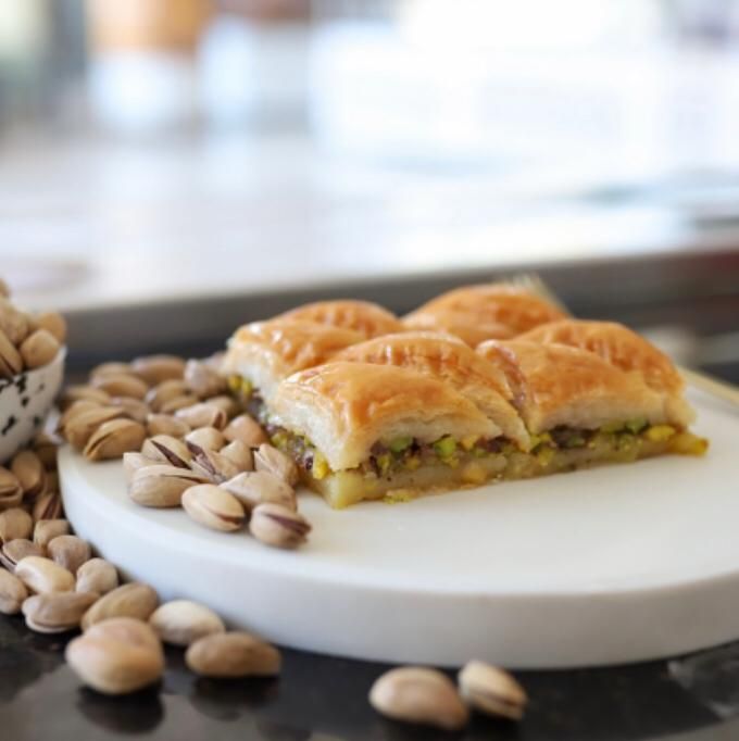 İnce Fıstıklı Tereyağlı Muska Baklava (1 kg.)