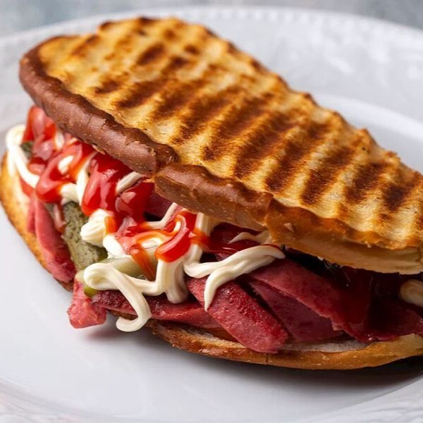 Ayvalık Ekmeğine Concept Tost
