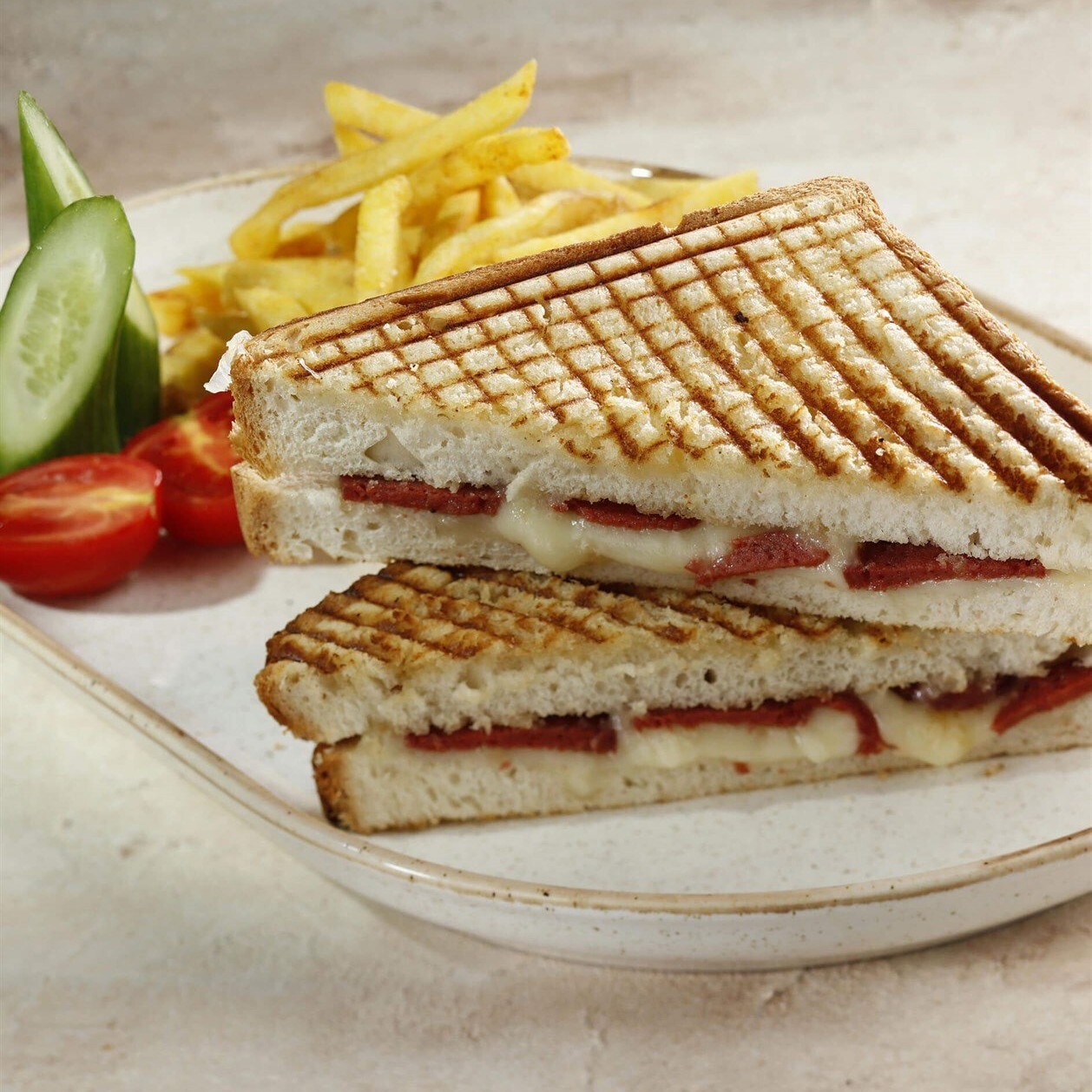 Sucuklu Tost
