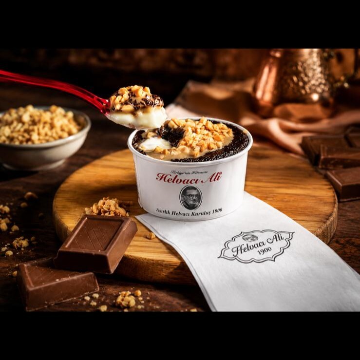 Çikolatalı İrmik Helvası Dondurmalı (Standart boy 160 gr)
