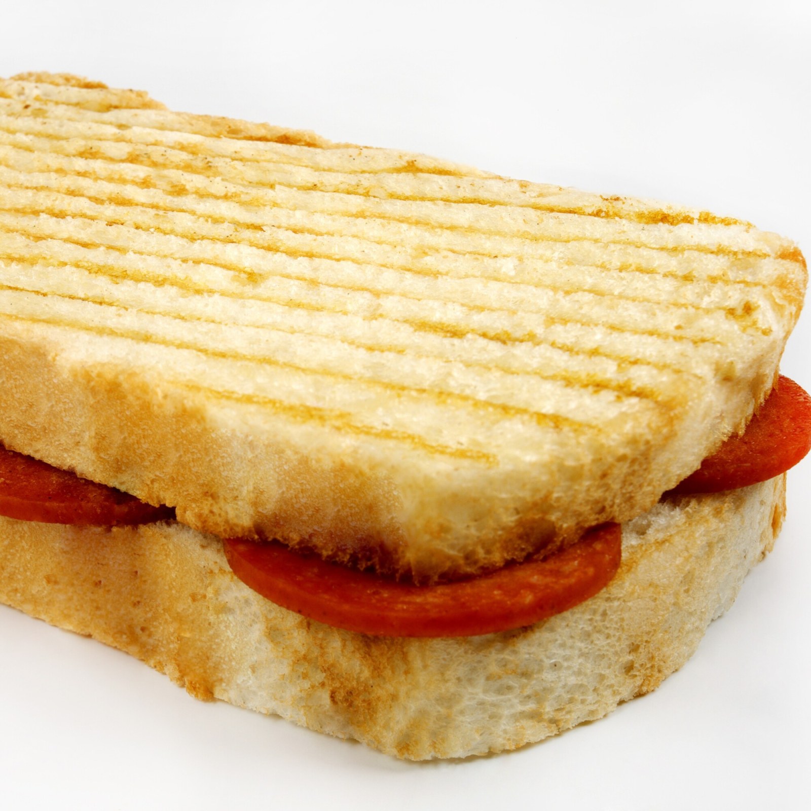 Bazlama Arası Sucuklu Tost