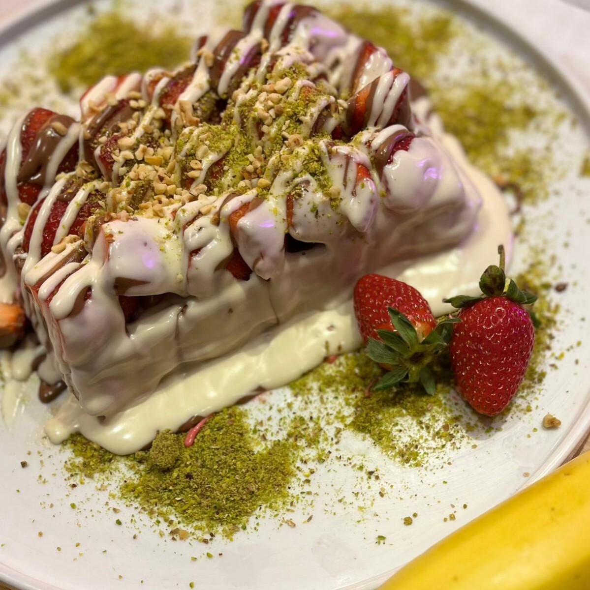 Beyaz Çikolatalı Çilekli Waffle (Küçük)