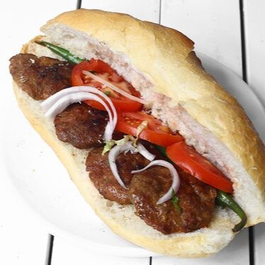 Tam Ekmek Arası Kasap Köfte