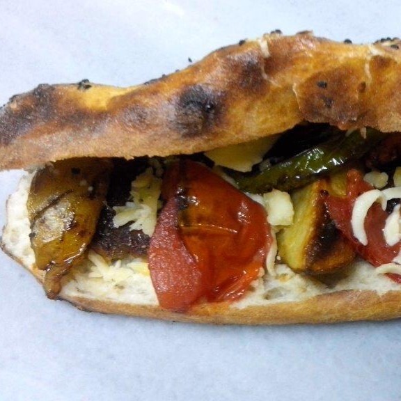 Tombik Pide Arası Köfte