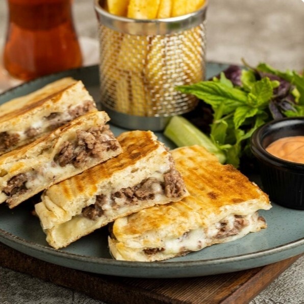 Kavurmalı Yumurtalı Tost