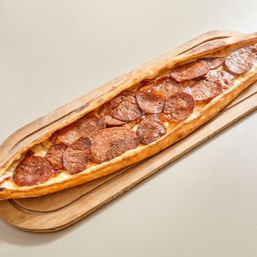 Sucuklu Pide