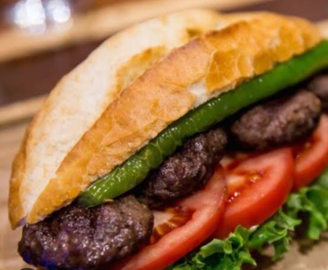 Tam Ekmek Arası Köfte & İçecek