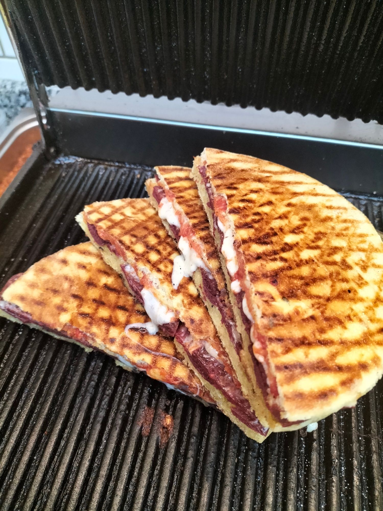 Bazlama Karışık Tost