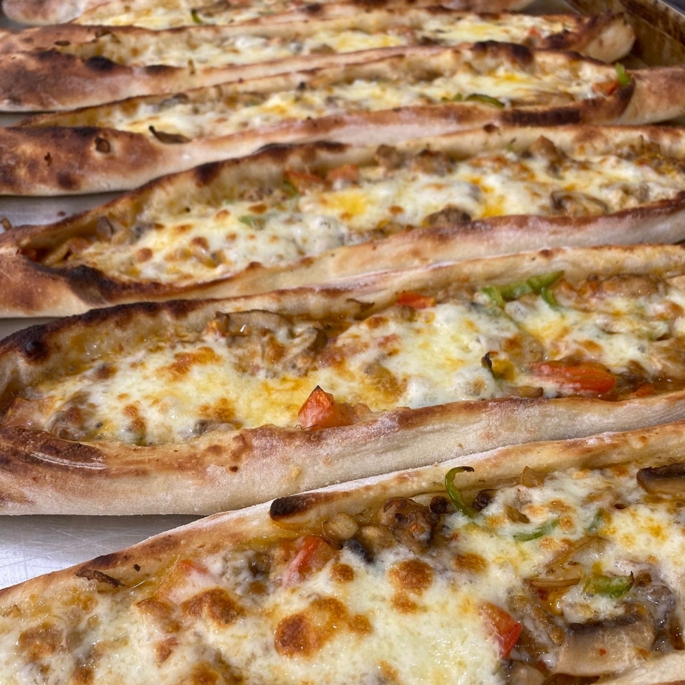 Mantarlı kaşarlı pide