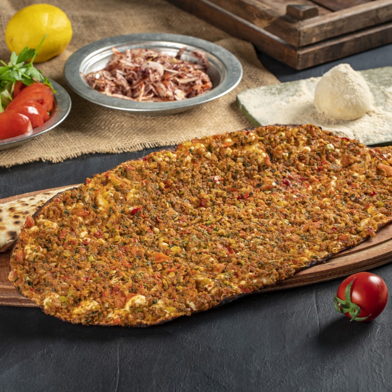 İsotlu Kuzu Lahmacun