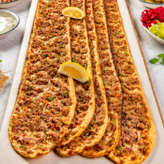Konya Etli Ekmek (Kıymalı Pide)