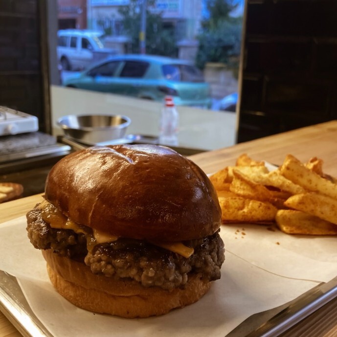 Classic Burger Menü ( 100 Gr )