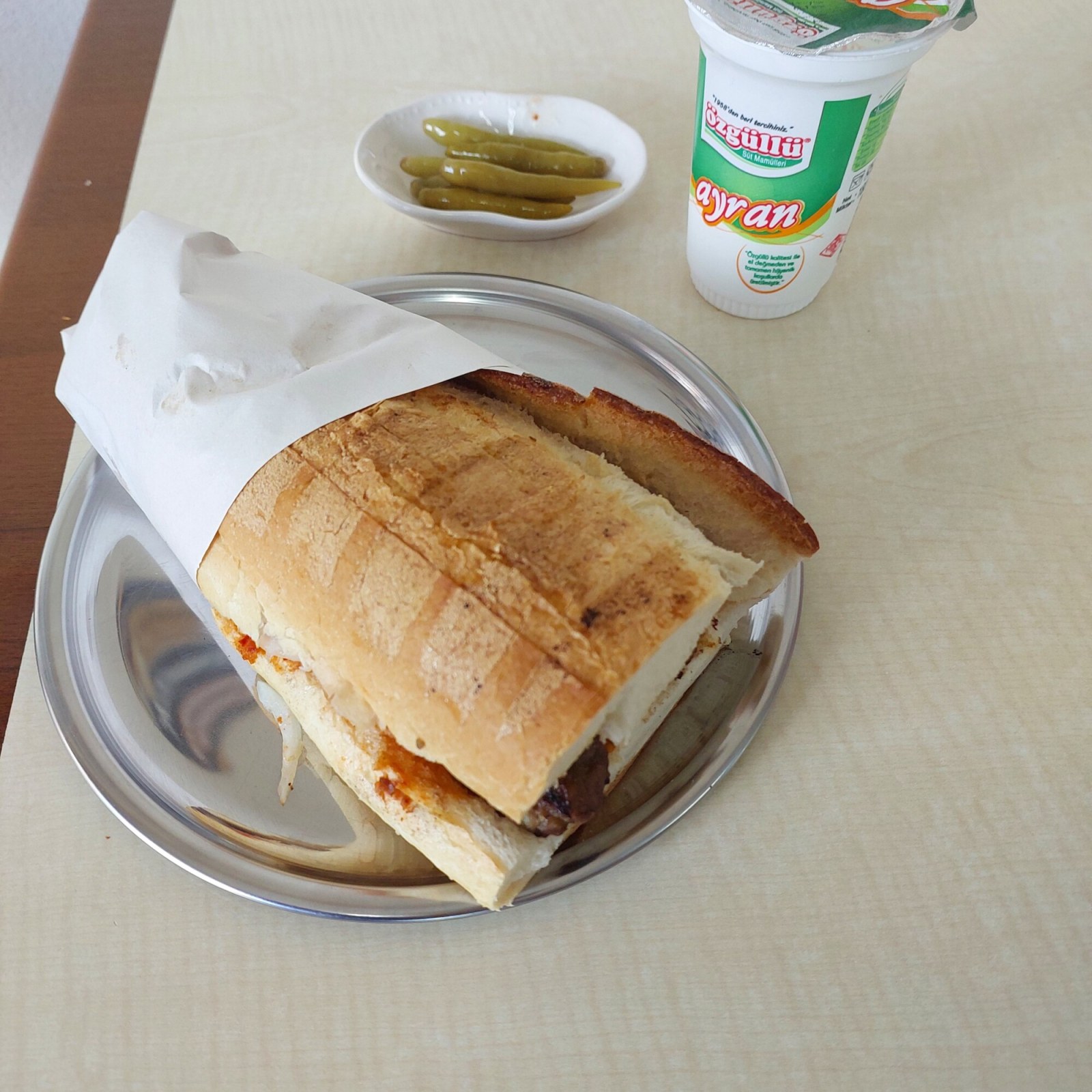 Yarım Ekmek Arası Sucuk & Köfte