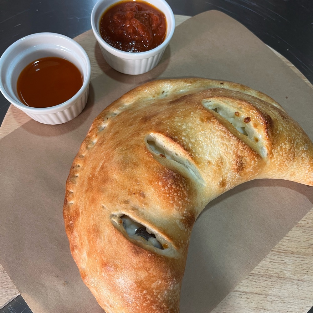 Bbq Chicken calzone