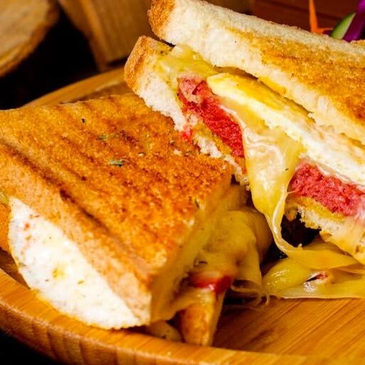 Sucuklu Tost