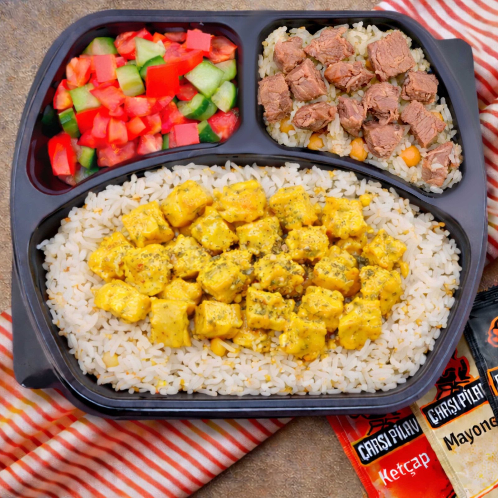 1.5 Mix - Kekikli Köri Soslu Tavuk & Kavurmalı Pilav