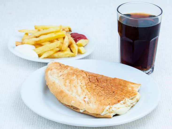 Yarım Ekmek Arası kaşarlı Tost