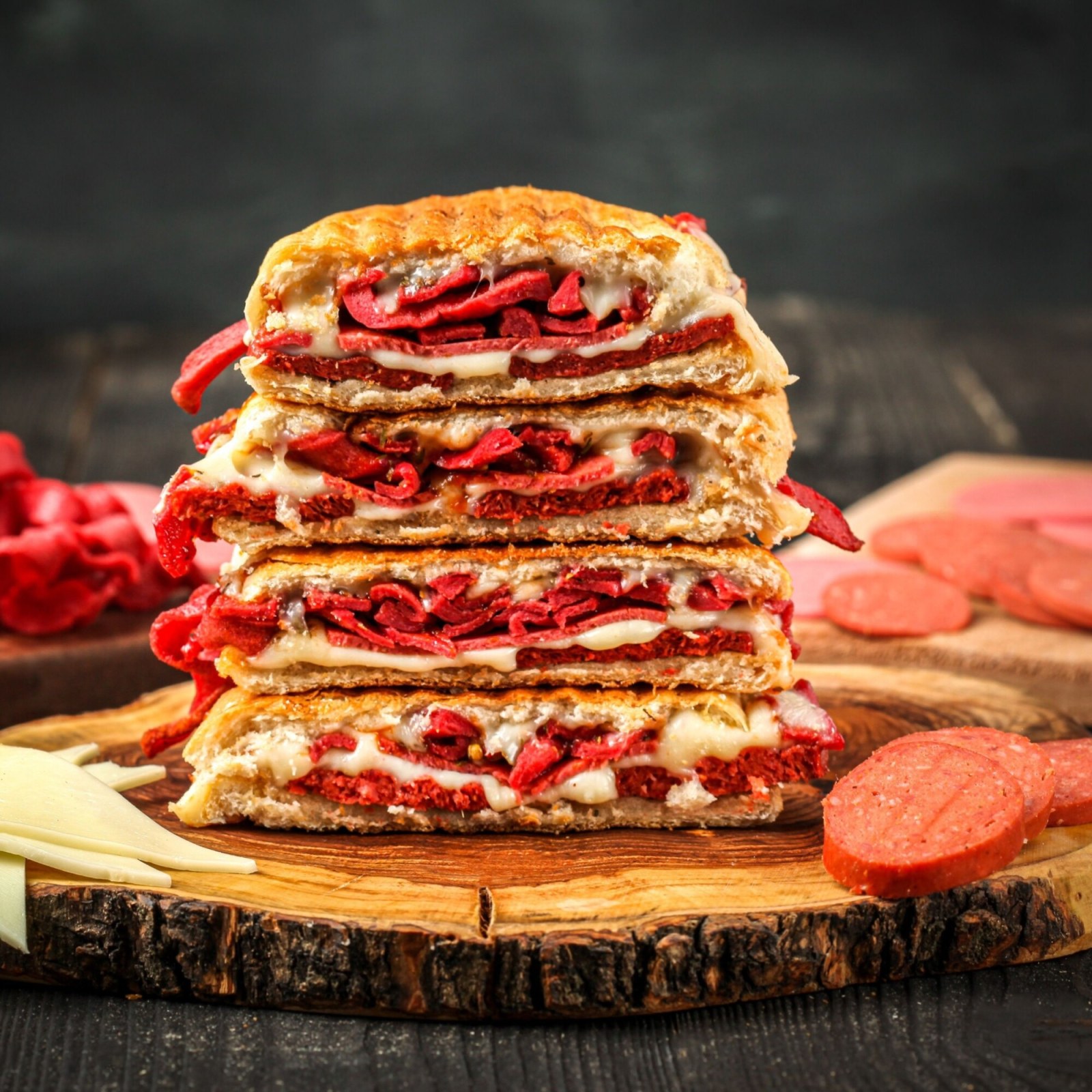 Yarım Ekmek Arası Sucuklu Tost