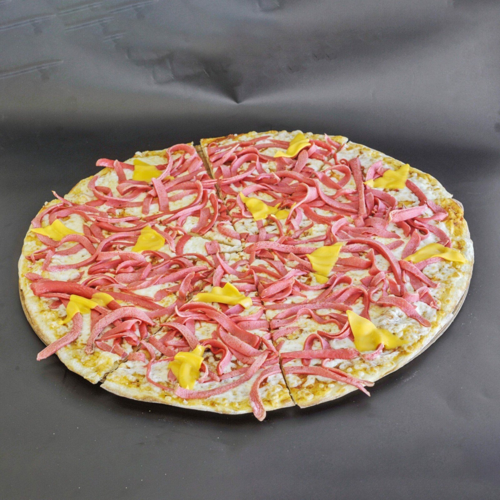 Sosisli Cheddarlı Pizza (Orta)