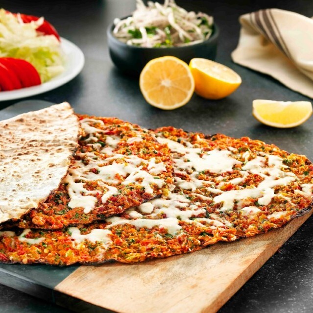 Kaşarlı Lahmacun