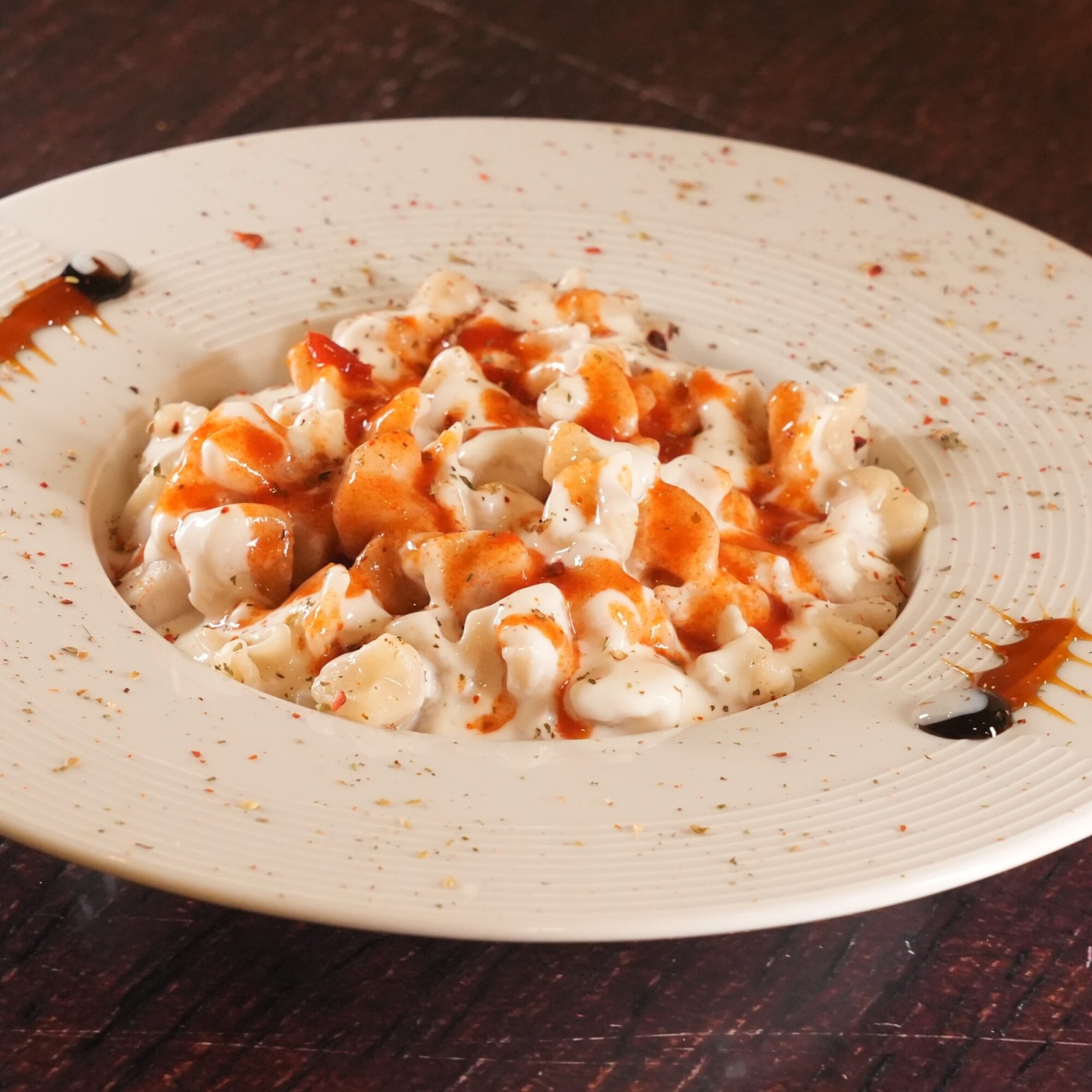 Yogurtlu kayseri mantısı