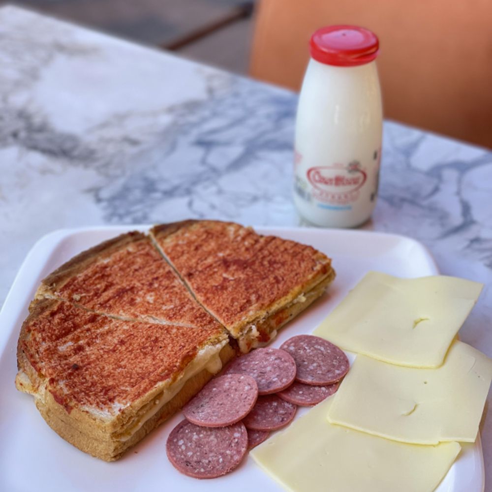 Sucuklu Tost