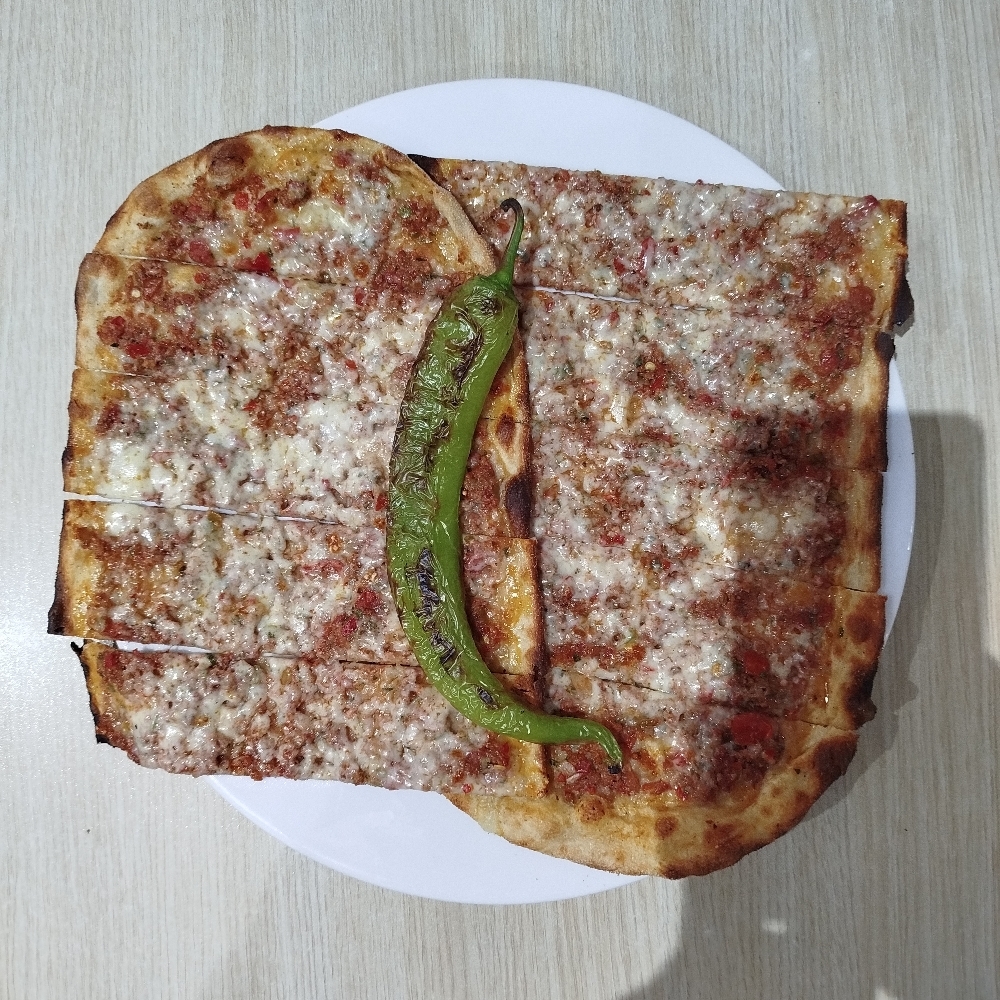 Kıymalı Kaşarlı Pide Menü