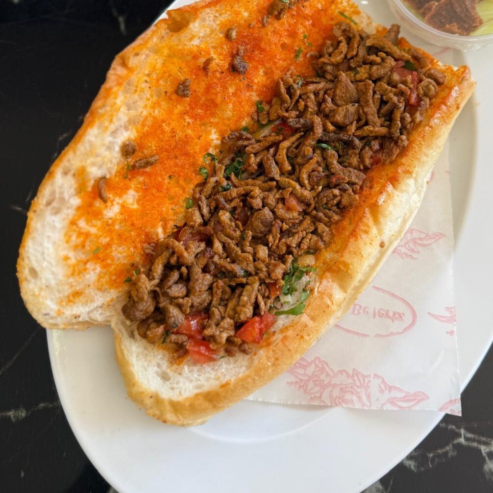 Üç Çeyrek Ekmek Et Tantuni