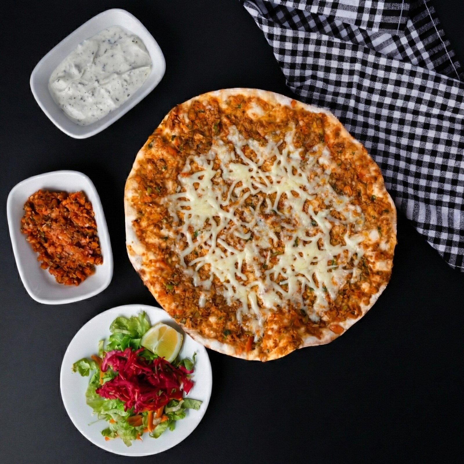 Kaşarlı Lahmacun