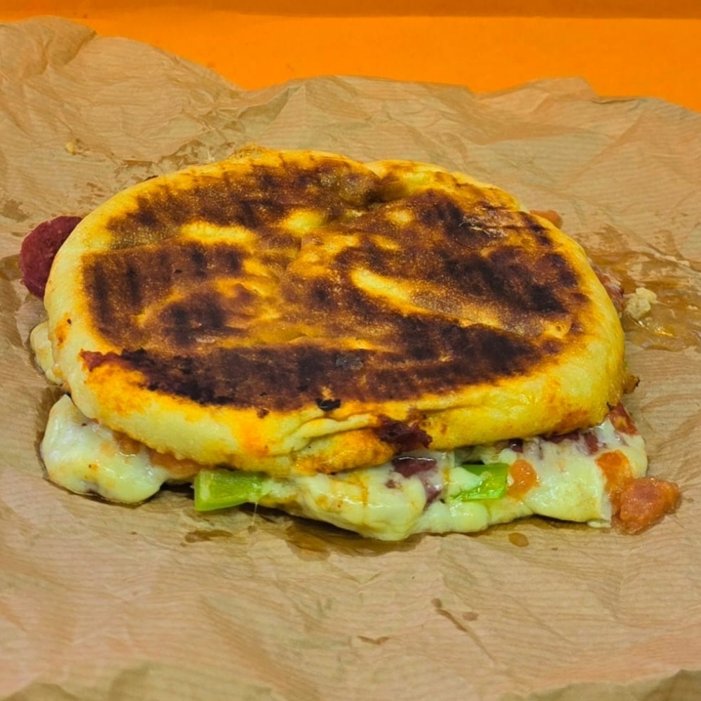Tost Bazlama (Paprika Özel)