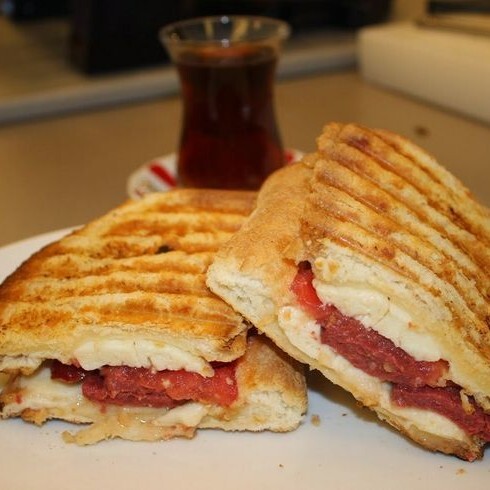 Beyaz Peynirli Tost