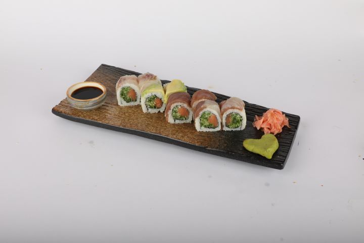 Salmon Rainbow Roll (8 Pcs.)