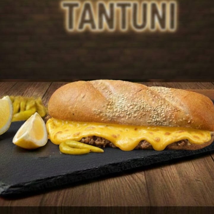 Cheddar Soslu Ekmek Arası Tavuk Tantuni + 1 Litre İçecek